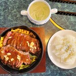 お肉食堂 ひーくん - 赤身レアステーキ(400g)ランチ