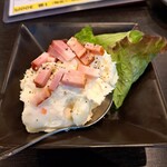 呑酒場 ウル虎 - 燻製ベーコン入りポテトサラダ