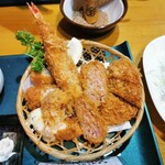 とんかつ専門店とん - お花畑②