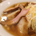 麺や 七彩 - 2種のチャーシューも柔らかで良いお味