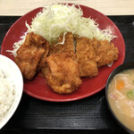 Katsuya - ロースカツ・から揚げ定食　880円