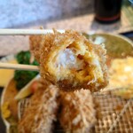 Tonkatsu Kunika - 割りと太め（直径１.５cm以上かな）だけど、衣も厚い。エビの風味は、衣が薄くなる尻尾付近で漸く感じたかな。