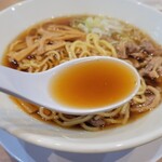 Oyadoriraxamen ishikawa - 親鶏らぁ麺普通盛りのスープ