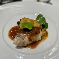 TATERU YOSHINO - 道産メヌキのヴァプールローズマリーの香るビーツとオレンジのレデュクション
