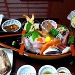 ビジネスホテル白扇 - これが標準の夕食！