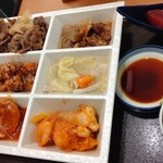 兵衛向陽閣 - 夕食のバイキング。