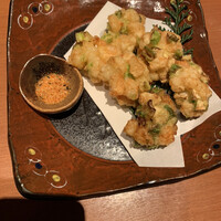 寅八商店 心斎橋店 - エビとアスパラのかき揚げ