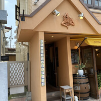 フィーコディンディア - 週末のランチタイムは、2交代制。
                    前半は11:30から12:00までの予約で13:15までのお会計。
                    後半は13:30からで、お会計はランチ閉店15:00まで。
                    