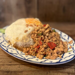 タイ・イサーン料理 ヤムヤム - ガパオ