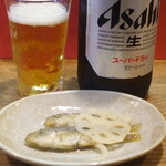 Kouraku - ビール大瓶&お通し(豆アジの南蛮漬け)