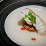 ビストロ オリエンタル - 旬の地魚のワイン蒸し（コース料理）