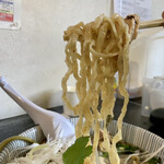 らー麺　Do・Ni・Bo - ちぢれ太麺をリフトUP⤴️