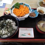 民宿 青塚食堂 - バフンウニ丼