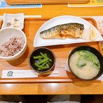 百菜 旬 - 焼き魚定食、雑穀米(ご飯少な目)
