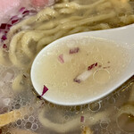 宍道湖しじみ中華蕎麦 琥珀 - 宍道湖しじみの旨味成分コハク酸たっぷり白濁塩スープ
