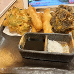 沖繩料理 Chinuman 萬座邸 - 天ぷらの盛り合わせ