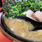 Donto Koi Ya - マイルドながら深い旨みの豚骨スープにキレのあるカエシが絶妙