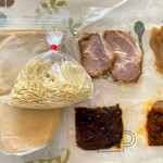 麺の坊 砦 - テイクアウト③(中身)