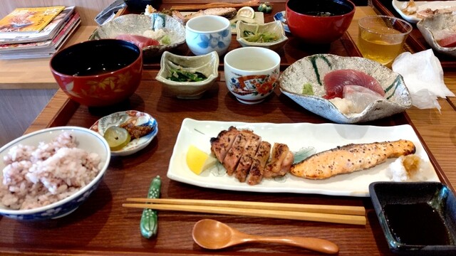 Cha to Koji Tsuki Akari