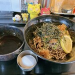 Ra-Yu Soba Kuudou - ラー油蕎麦牛すじ冷　850円(税込)