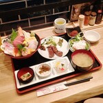 牛たん炭焼 利久 - 利休の海鮮丼定食