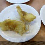 かっぱ寿司 - さくさくイカ天にぎり玉ねぎポン酢