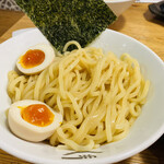 クリーミーTonkotsuラーメン 麺家 神明 - もちもち麺