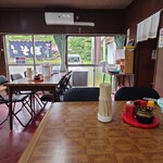 外山ドライブイン - 店内