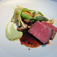 レストランひらまつ 広尾 - ビーフ　火の入れ方が絶妙でジューシー