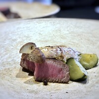 日本料理 TOBIUME - ＊宮崎牛のシャトーブリアンと早松、2種の瓜という豪華さ。 ＊早松の食感はほぼ松茸ですね。目を閉じて頂くと一足先に秋が来たような。