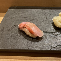 まんてん鮨 日比谷オクロジ店 - 金目鯛
