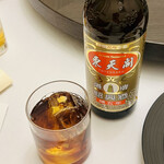 東天閣 - 陳五年紹興酒(ボトル)(ロック)
      中国花彫老酒 塔牌 紹興酒 陳五年の“東天閣”ボトル