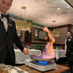 Hy's STEAKHOUSE - デザートの炎のパフォーマンス