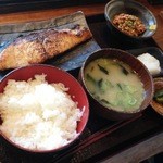 越後屋喜八郎 - 刺身ぶりの天塩焼き定食