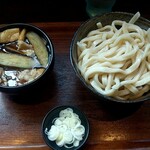 柿屋 うどん - なす肉汁うどん(白)特盛600g