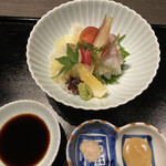 雲仙宮崎旅館 - 真ん中のお塩にレモンを絞ってレモン塩で食べて下さい