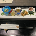 雲仙宮崎旅館 - 一番右にあるイカの酒盗和えが、この並びで一番美味しかった！