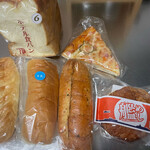 パリクロアッサン - 料理写真:カレー、食パン、ガーリックフランス、牛乳クリームサンド、メープルスティック