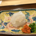 勢麟 - 遠州灘根付きの星鰈(2.2kg)薄作り、ポン酢