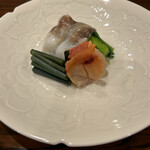 勢麟 - 赤貝(一色産）ととり貝のお造り、こごみ、わらび、
      しどけ、うるい