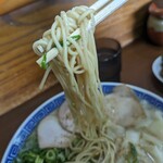 純とんこつ無双 - 麺上げ❗結構もっちりしてます。