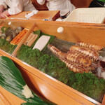 豊寿司 - 種ケース