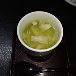 宮島温泉 滝の荘 - 湯葉の茶碗蒸し。かなり薄味。味の変化はかなりあります
