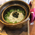 日本料理 弥のまる - 万願寺とうがらしとシラスとのりのご飯。余ったのはおにぎりに。めっちゃ美味しかった。