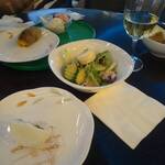 EVA air lounge The STAR - サラダと肉まん