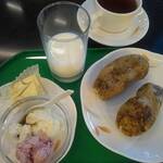 EVA air lounge The STAR - アイスクリームと芋