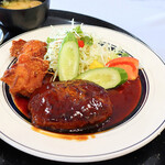 サンライズヒルズ カントリークラブ - ハンバーグ＆鶏の唐揚げ