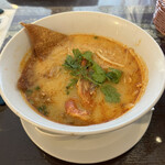 バンラック - トムヤムクンラーメンは辛い