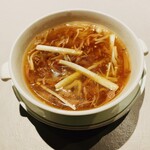 中国飯店 富麗華 - 干し貝柱と鴨肉のスープ