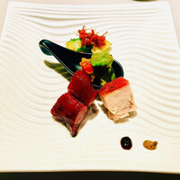 中国飯店 富麗華 - 前菜盛り。左下の蜂蜜チャーシューは通販でも購入可